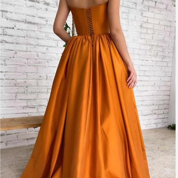 Lulus Dresses & Skirts - Lulus Memorable Entrance Strapless Satin Maxi a ruched Bust size M NWT